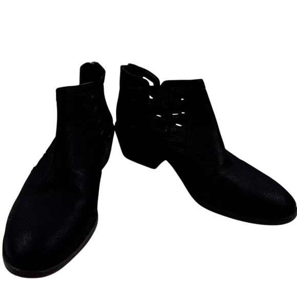 Vince Camuto Peera Black Leather Cutout Boho Southwestern Ankle Boots Women's 9 - Picture 1 of 8